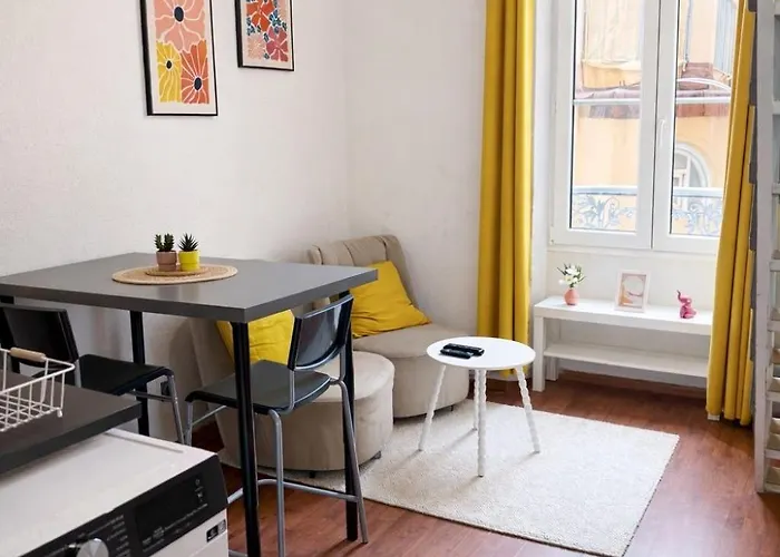 Mezzanine - Centre Apartment